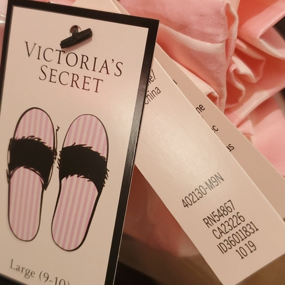 Victoria Secret Slippers New with drawstring bag - Picture 6 of 6